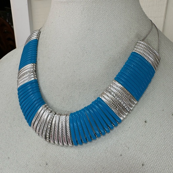Modern vibe blue and silvertone slide bar necklace - Picture 3 of 6